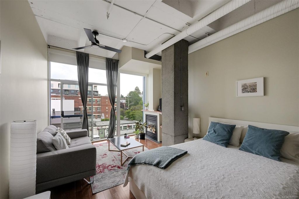 listing image 16048053118661613906
