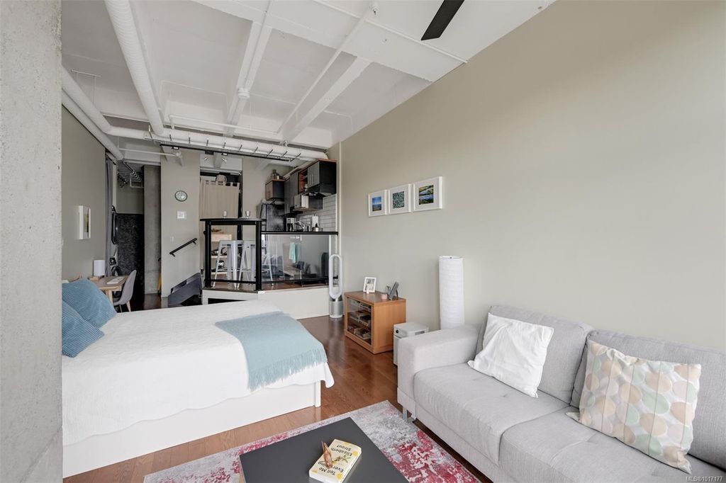 listing image 16043916453281664774