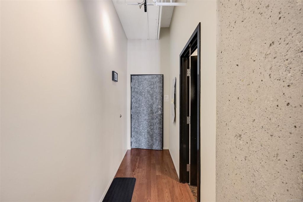 listing image 16044024021460709840