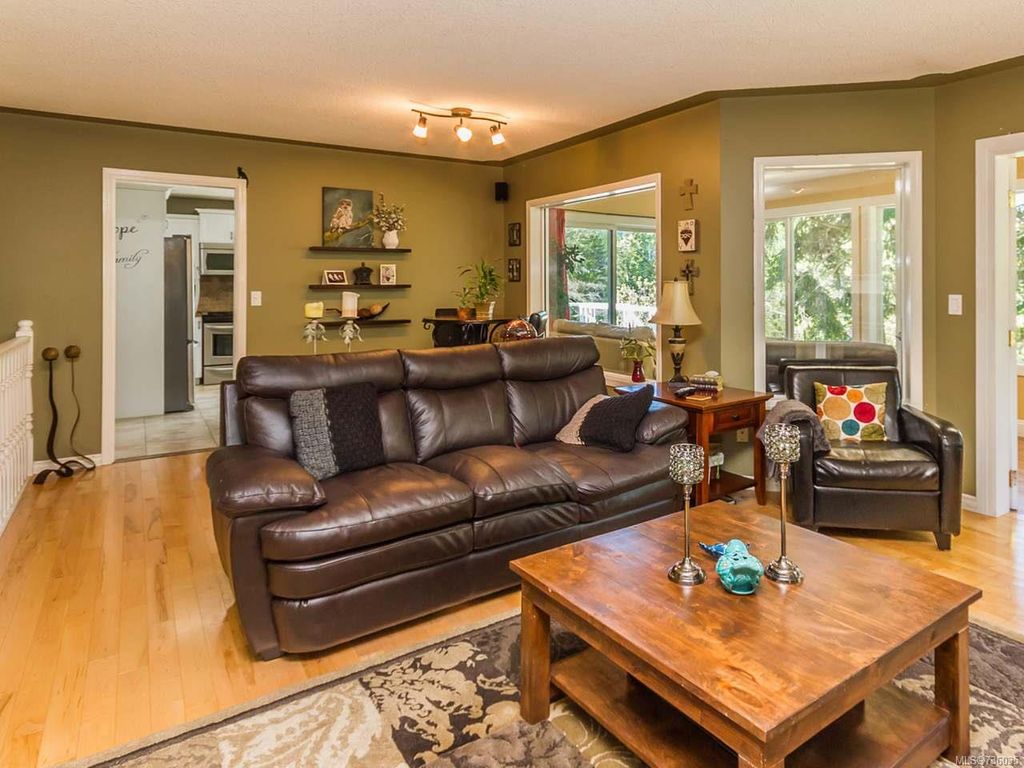 listing image 16046630871072757289