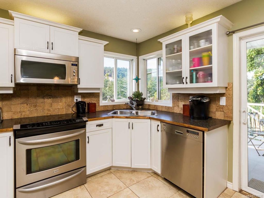 listing image 16041967027340242423