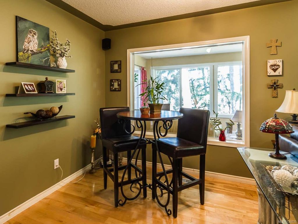 listing image 16041635445640301530