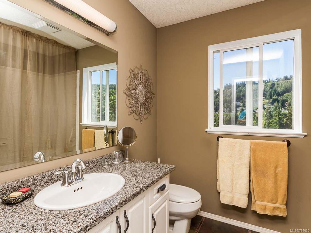 listing image 16049963290143034043