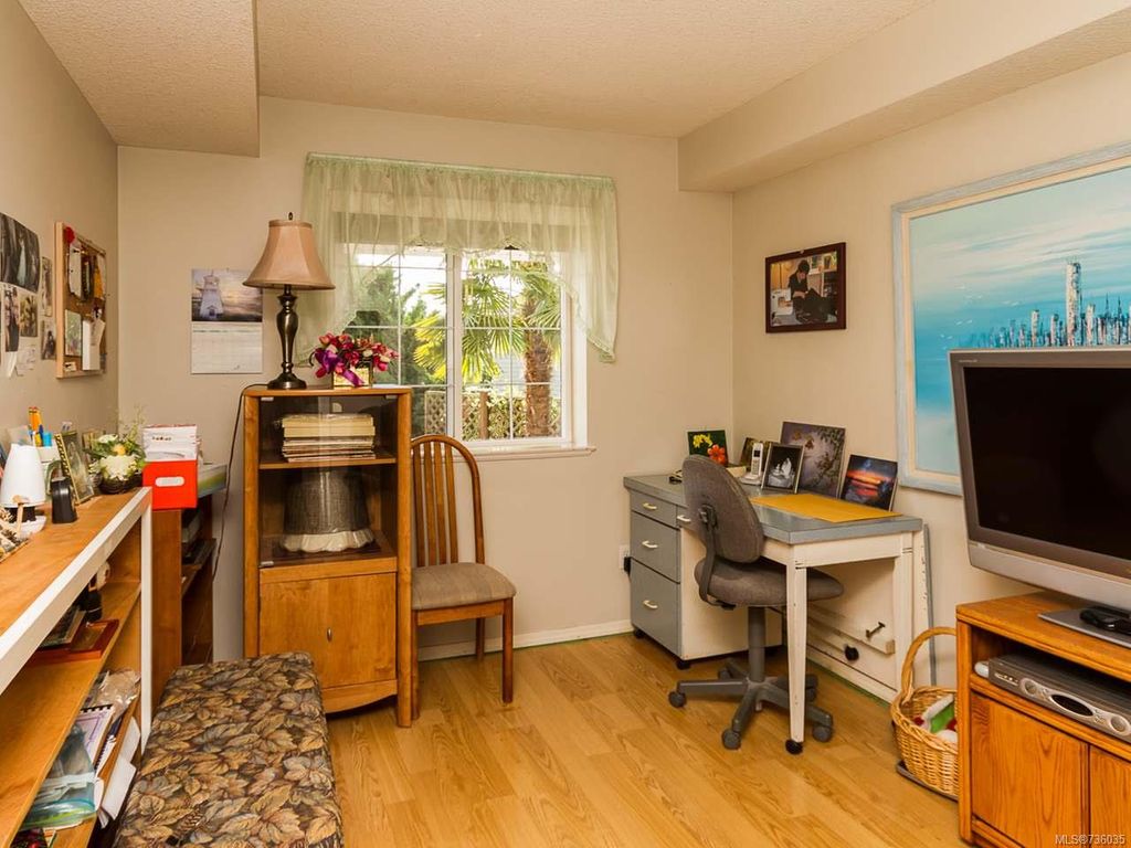 listing image 16043969698838029895