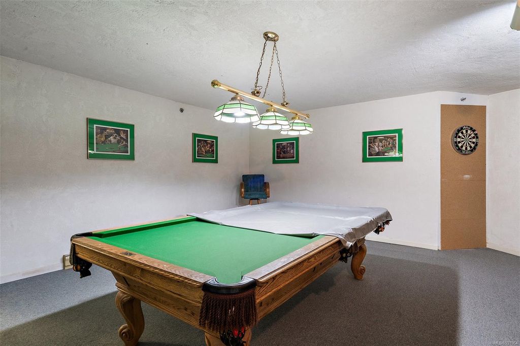 listing image 16044304900193324108