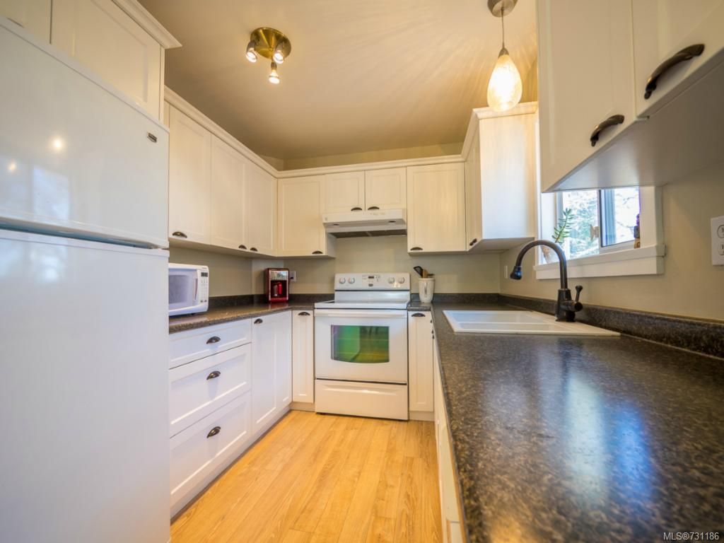 listing image 16041428802734940251