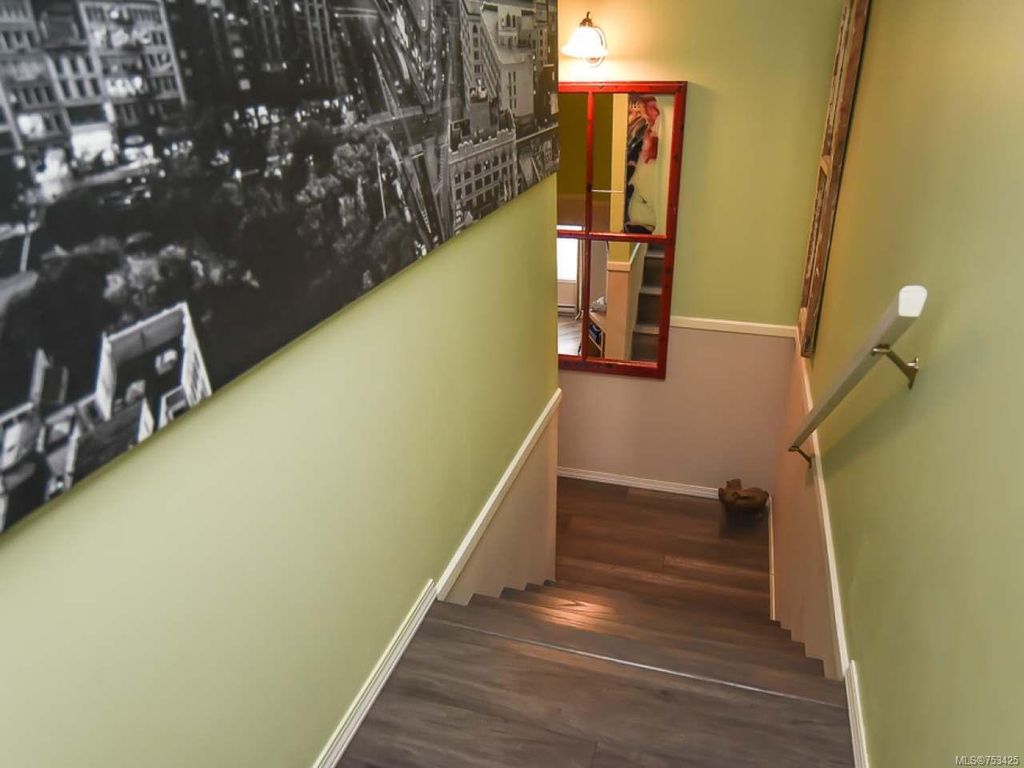 listing image 16042327605064567977