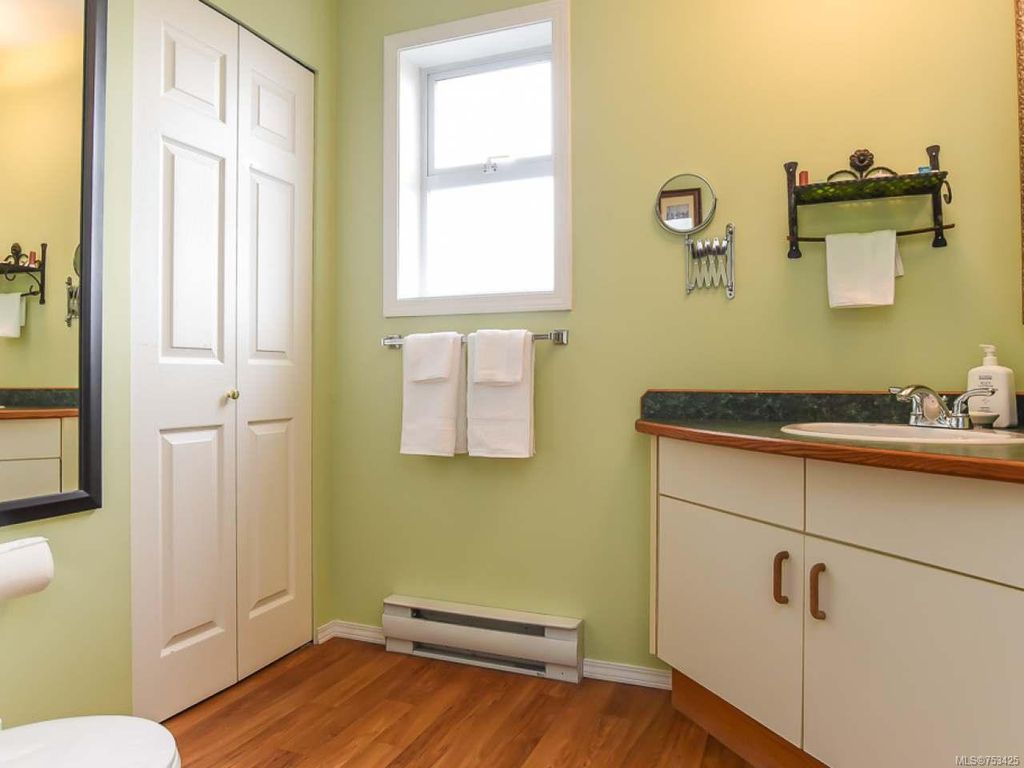 listing image 16041214731017807728