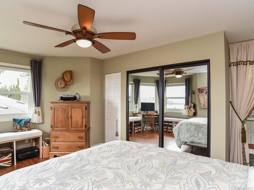 listing image 16046381154290386978