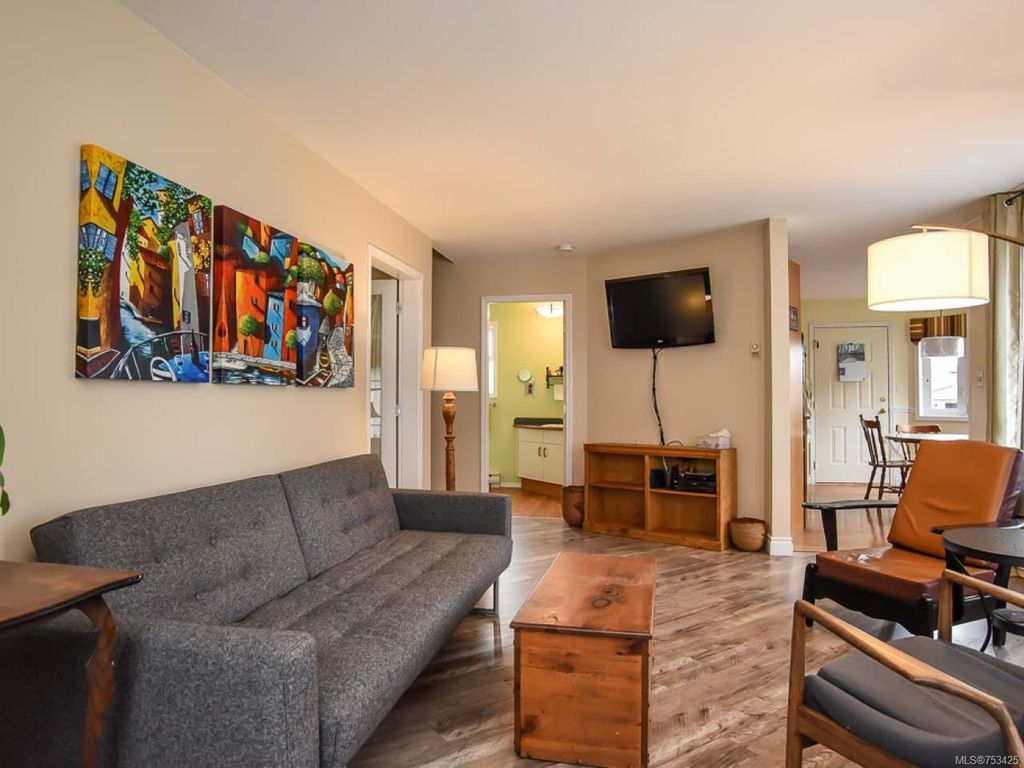 listing image 16048607232816844212