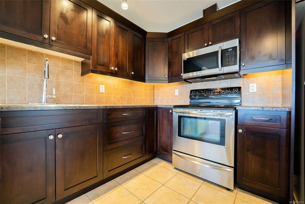 listing image 16047970024122856576