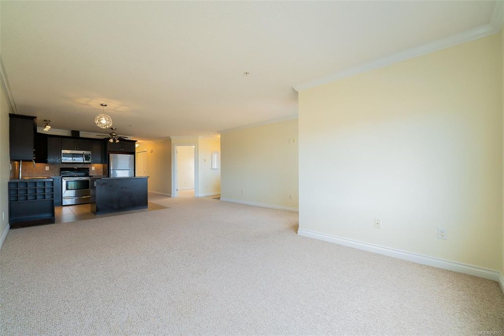listing image 16042928002857489796