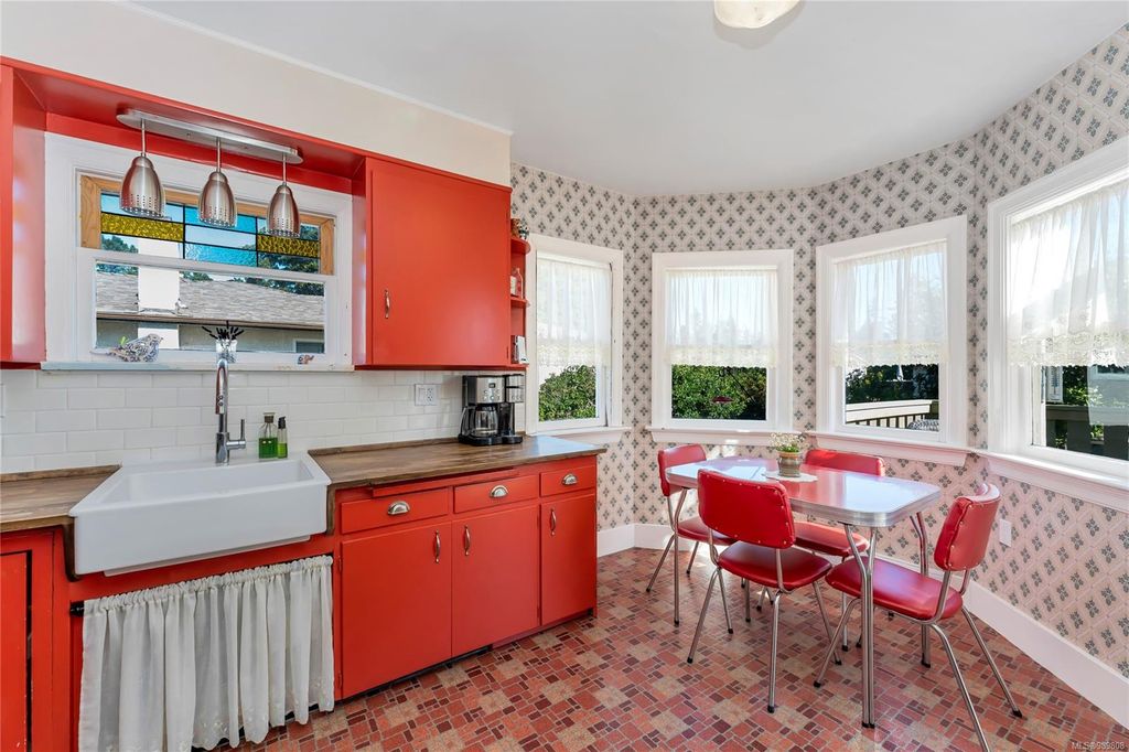 listing image 16047632903130295768