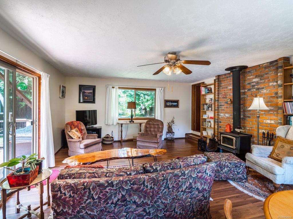 listing image 16042811298855428386