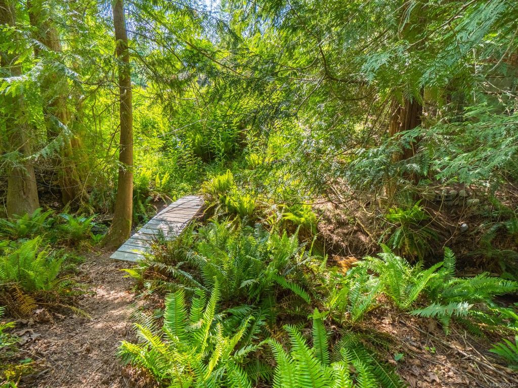 listing image 16046056851663115844