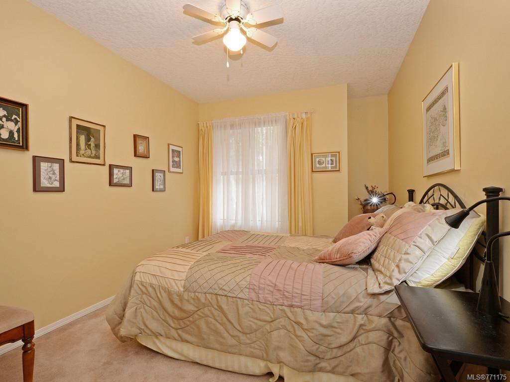 listing image 16043773223624844337