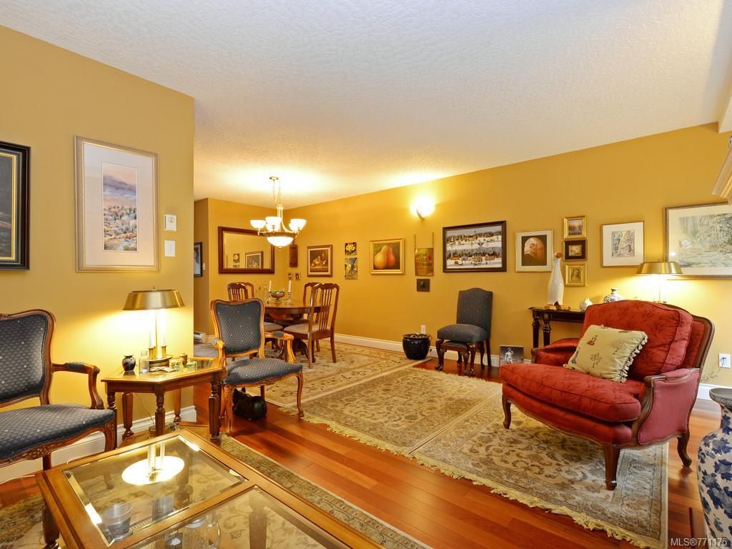listing image 16046449920235838812