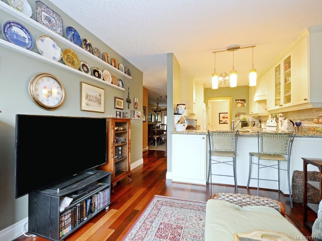 listing image 16041369735953517030