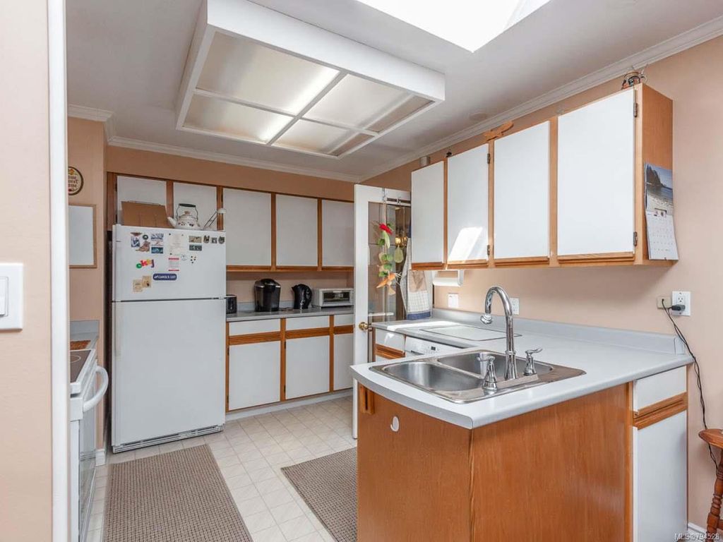 listing image 16049246054913864042