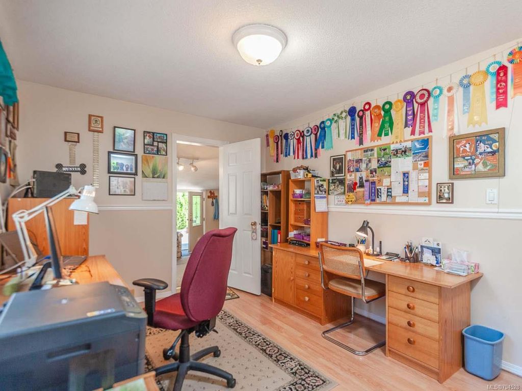 listing image 16042263797657092302