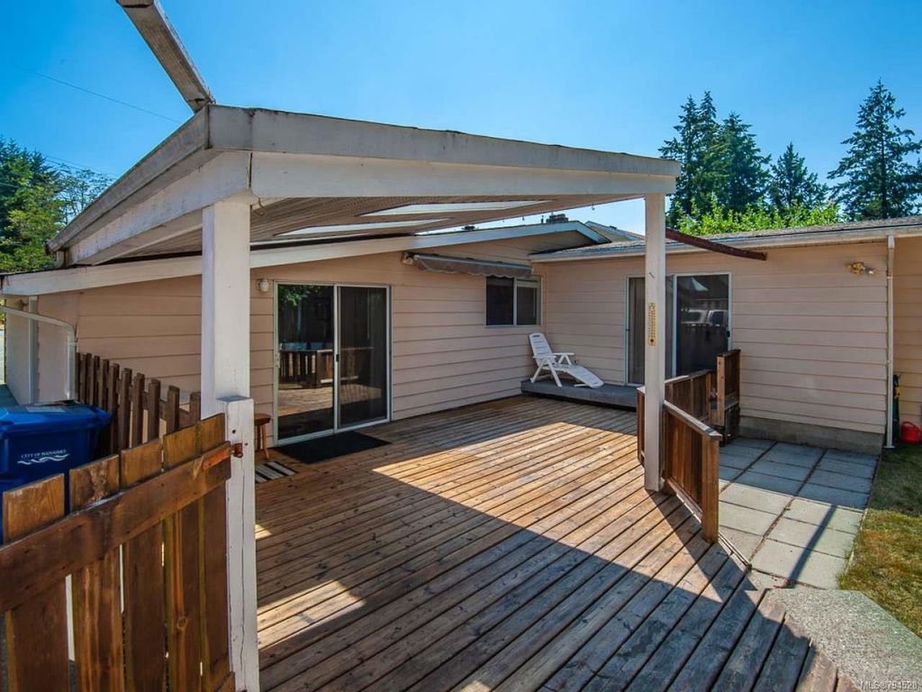 listing image 16041082907975513155