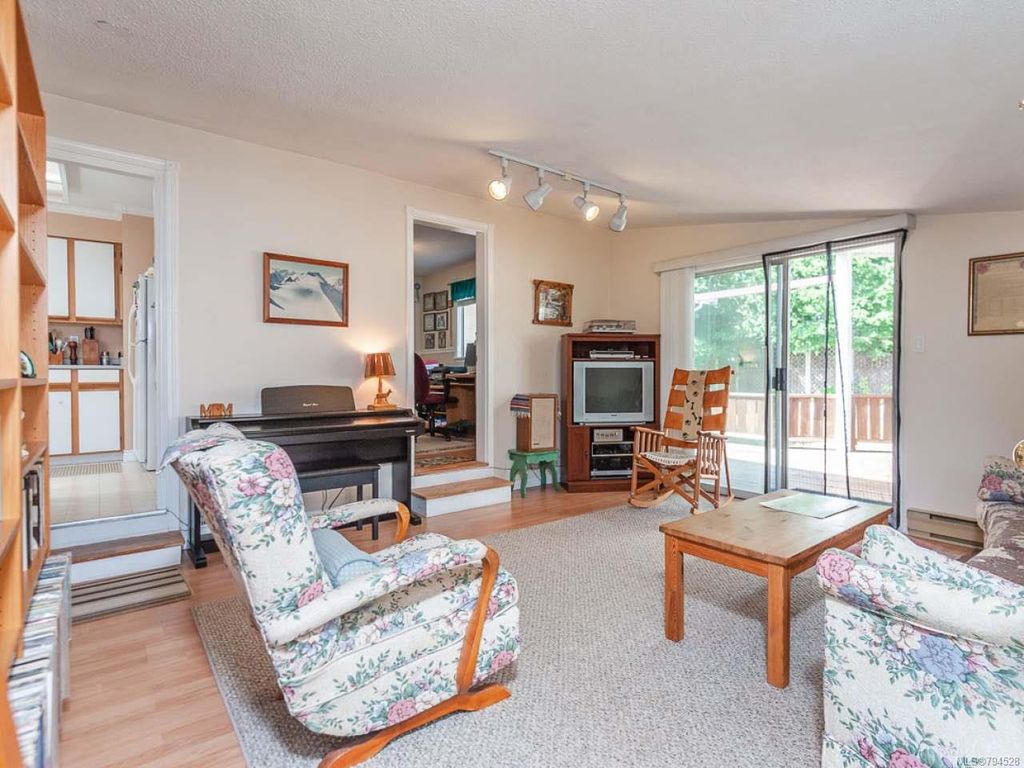 listing image 16047107079787017937