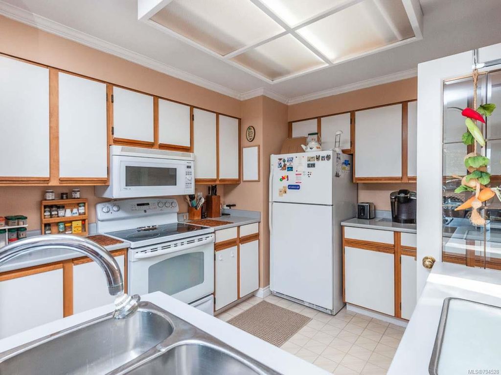 listing image 16047942561020578902
