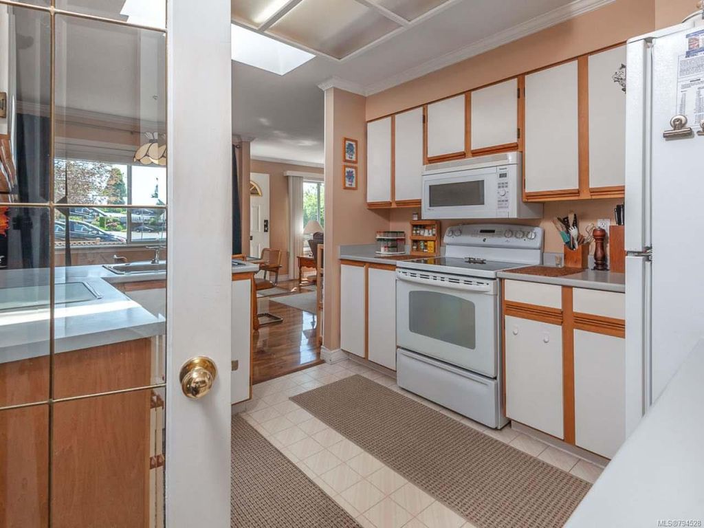 listing image 16043972213103660532