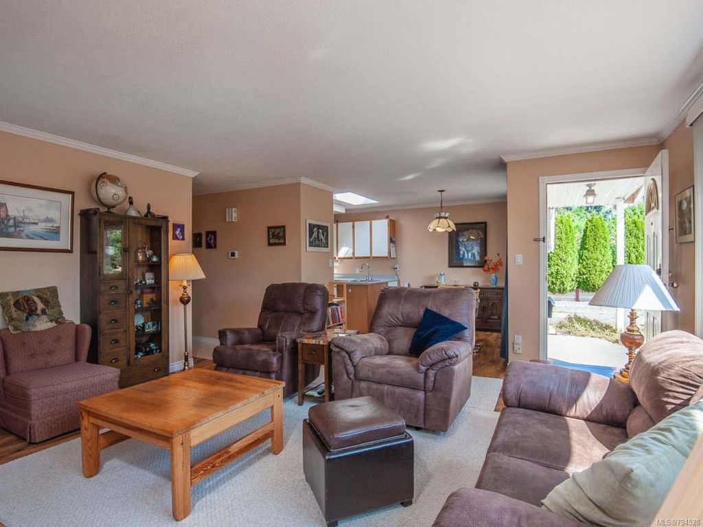 listing image 16042902520794459077