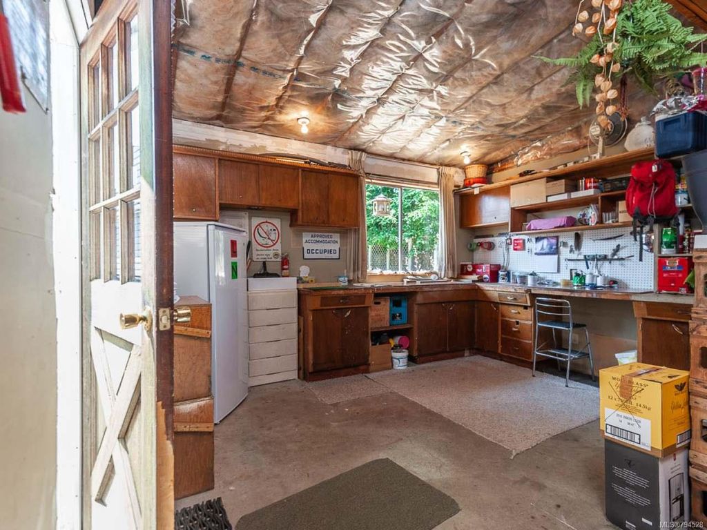 listing image 16047428563835743945