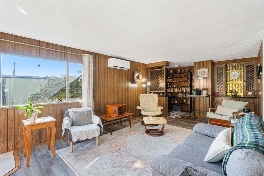 listing image 16041682623544519804