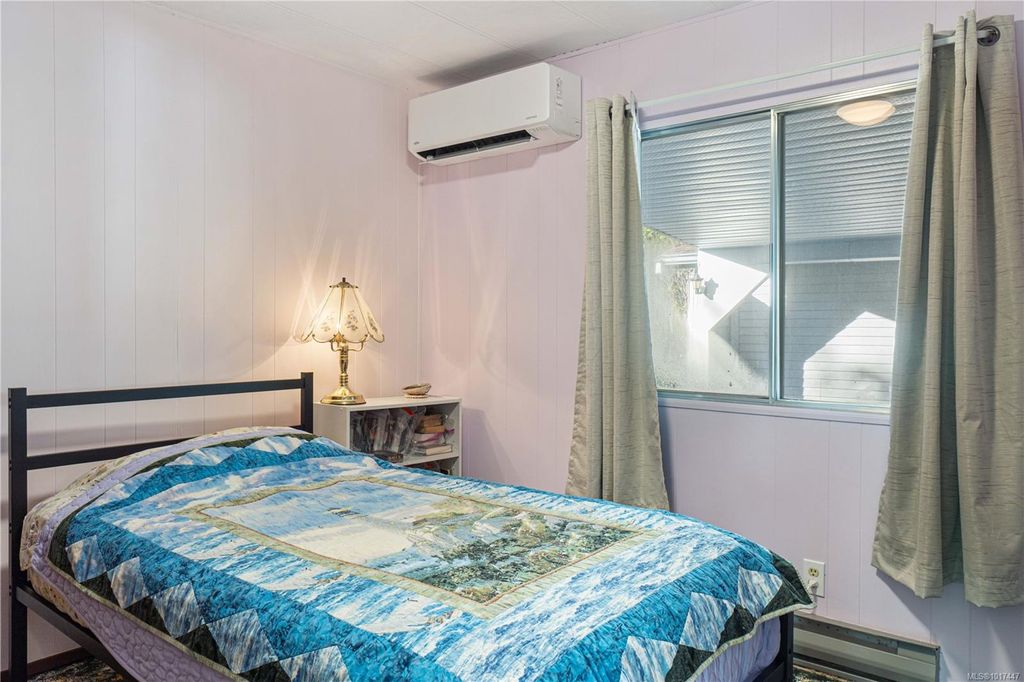 listing image 16048985016229078599