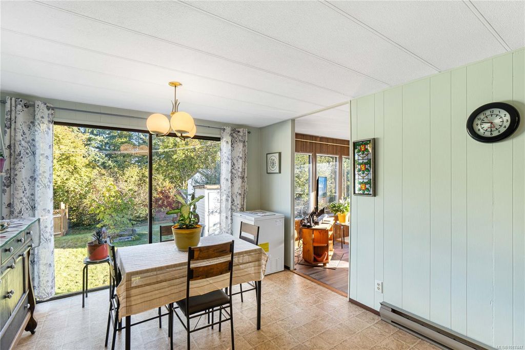 listing image 16047063908147312046