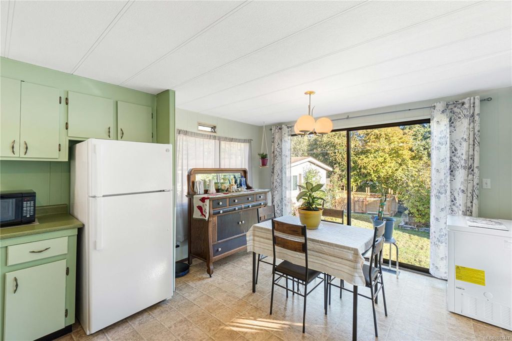 listing image 16046533083038971300