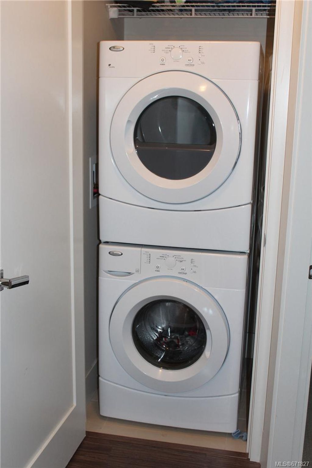 listing image 16048303470296470333