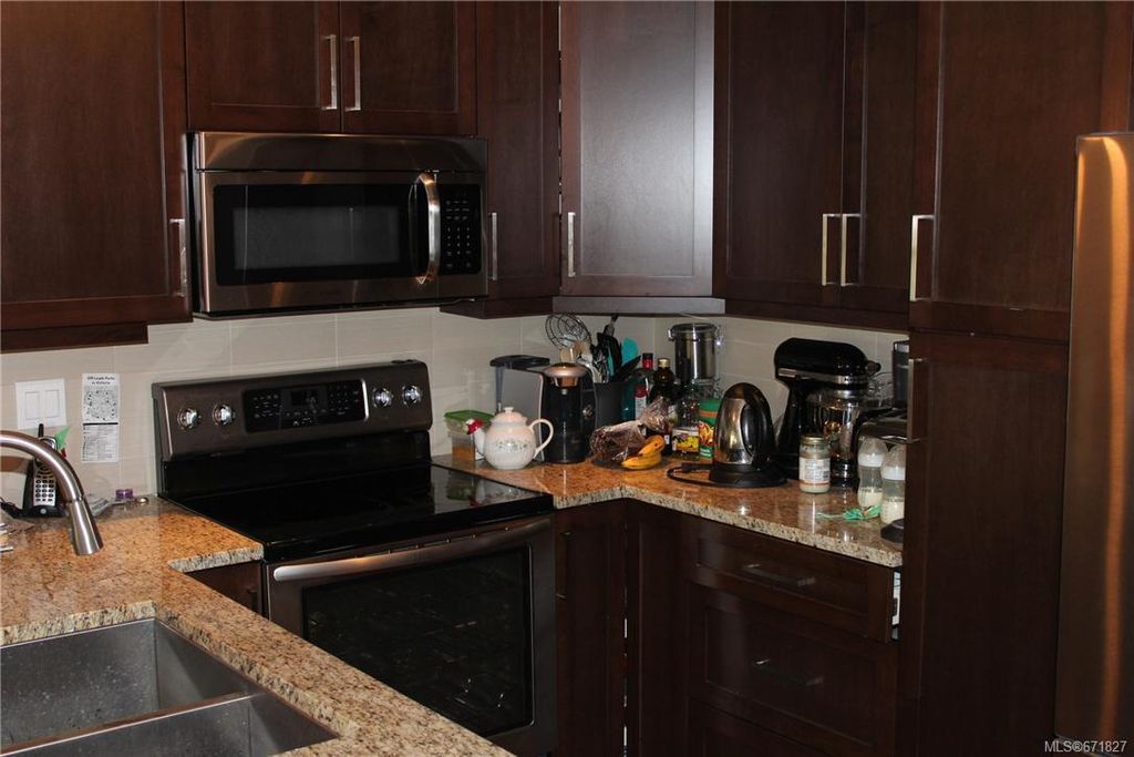 listing image 16044401693147142086