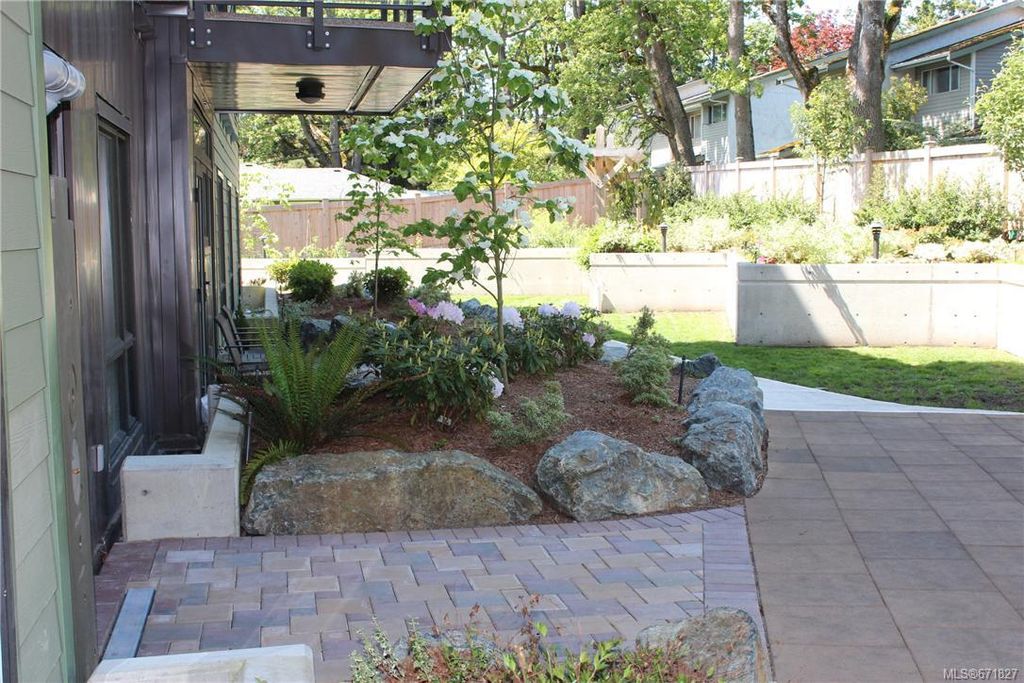 listing image 16047279671279582685