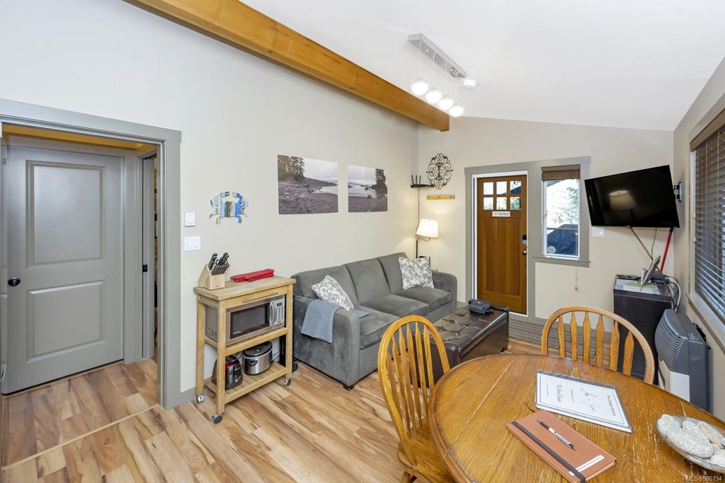 listing image 16042115854367543335