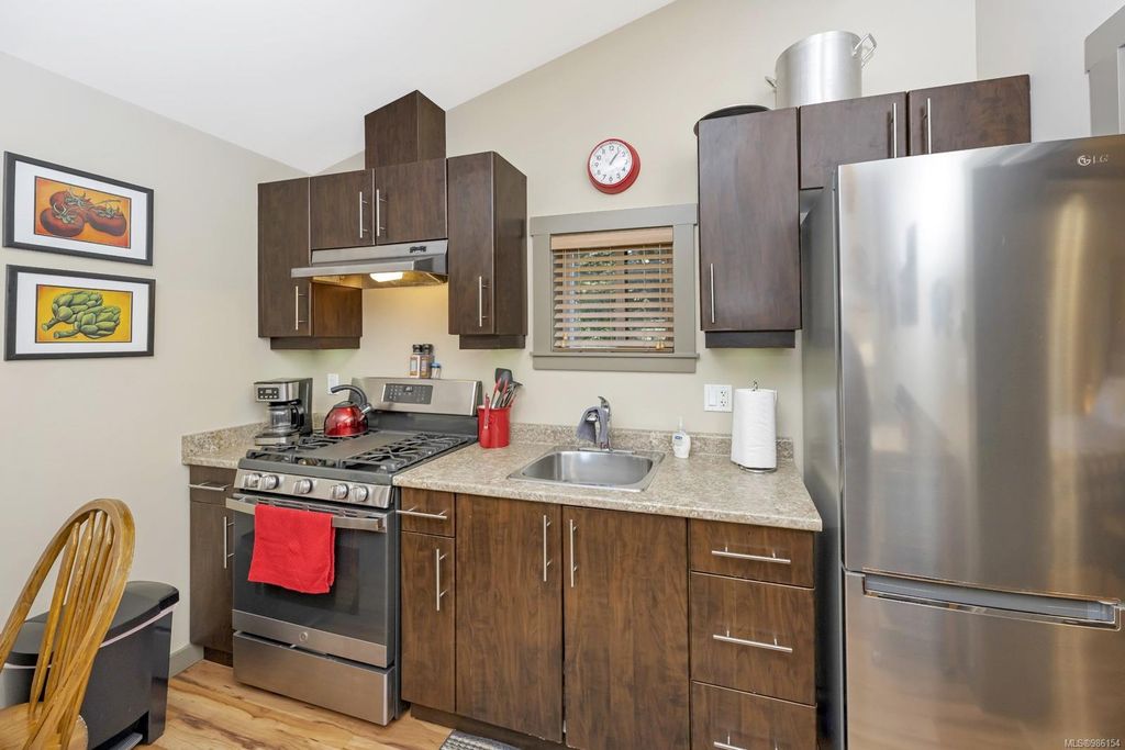 listing image 16042343024829003148