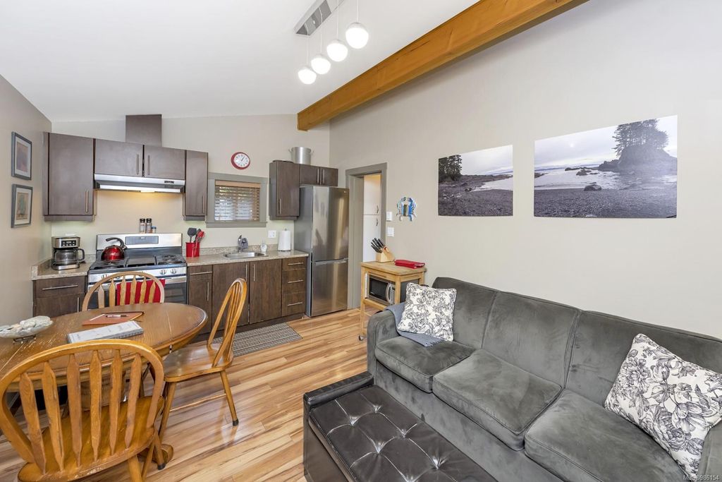 listing image 16044941023538612337