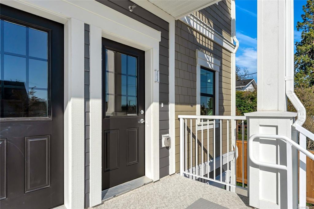 listing image 16042054717808834903