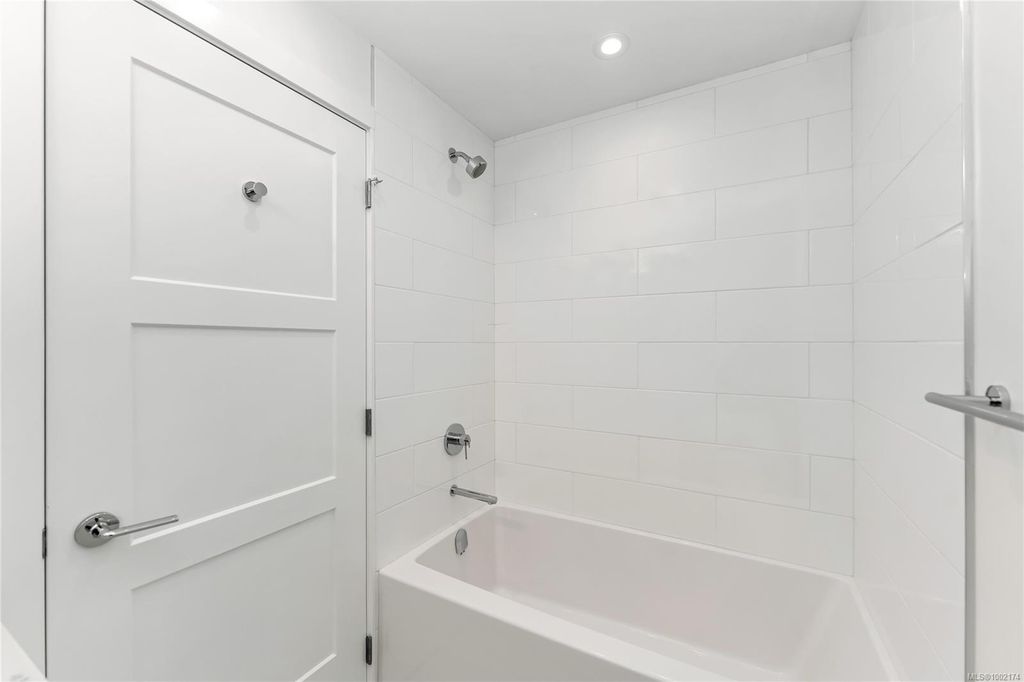 listing image 16043809050901541262