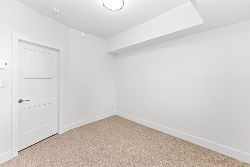 listing image 16046168001941831087