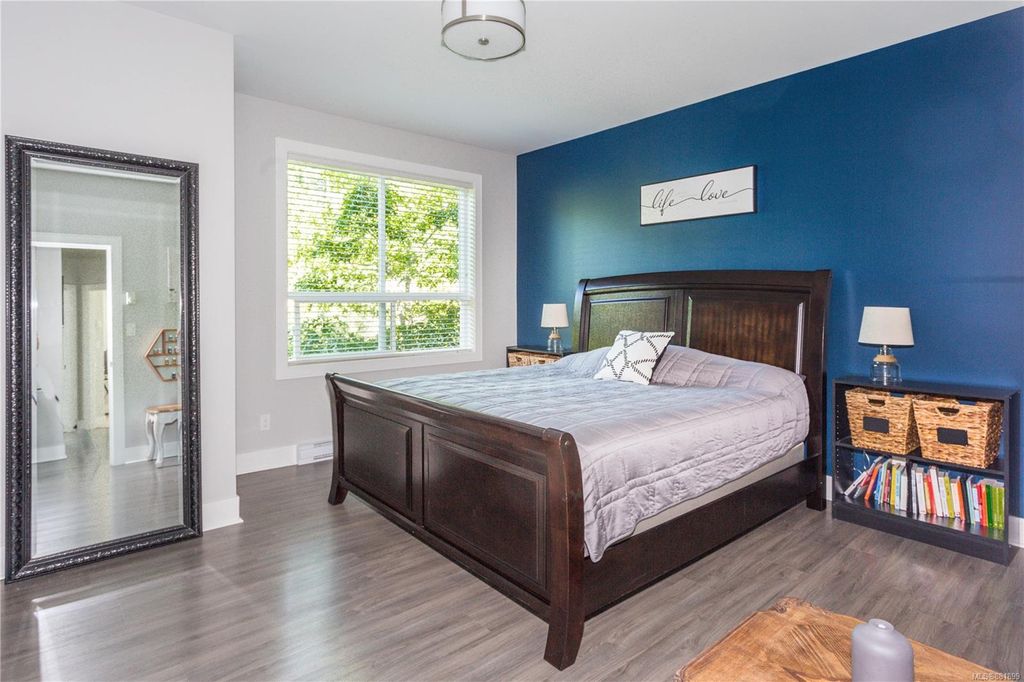 listing image 16045864004486108889