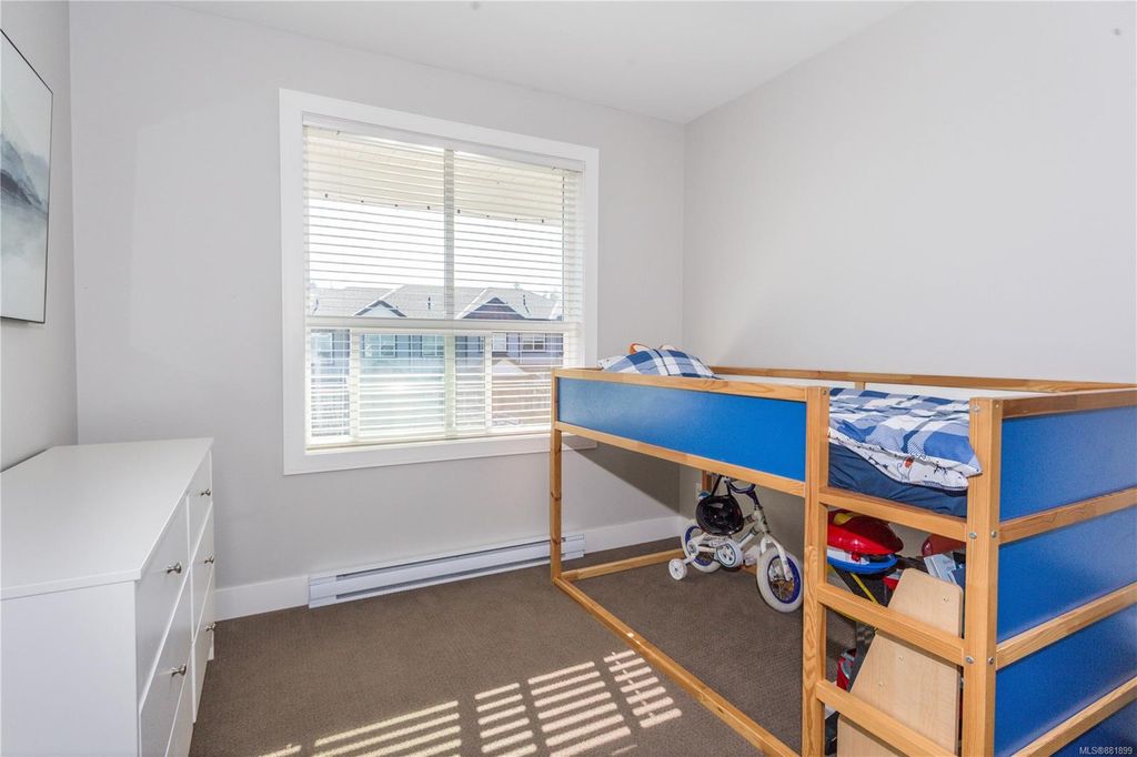 listing image 16042836044090658494