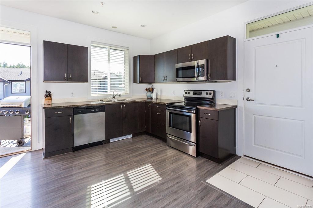 listing image 16042618312817563253