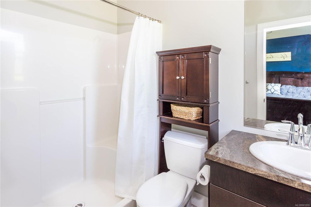listing image 16046118428426368329