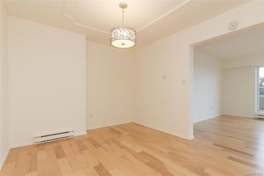 listing image 16043331584728454493
