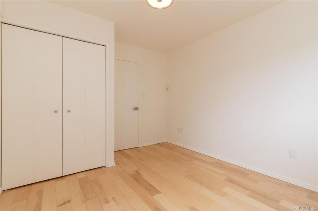 listing image 16047433795676565439