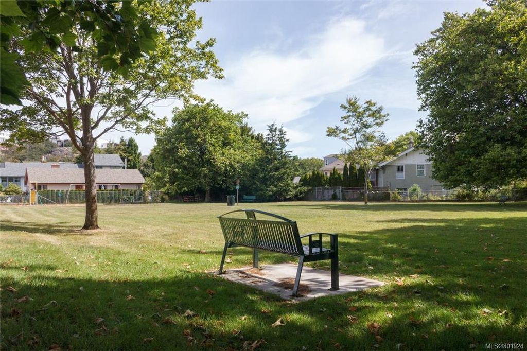 listing image 16044139750951092856